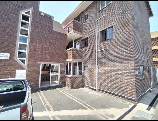 2 BEDROOM APARTMENT FOR SALE IN ISIPINGO BEACH